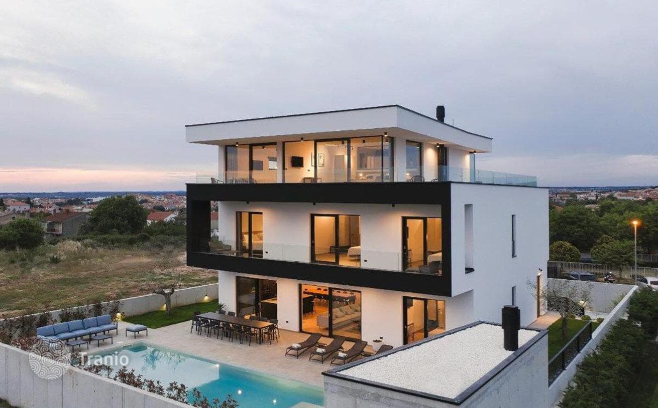 6-Bedroom Villa in Pula, Croatia, photo 3