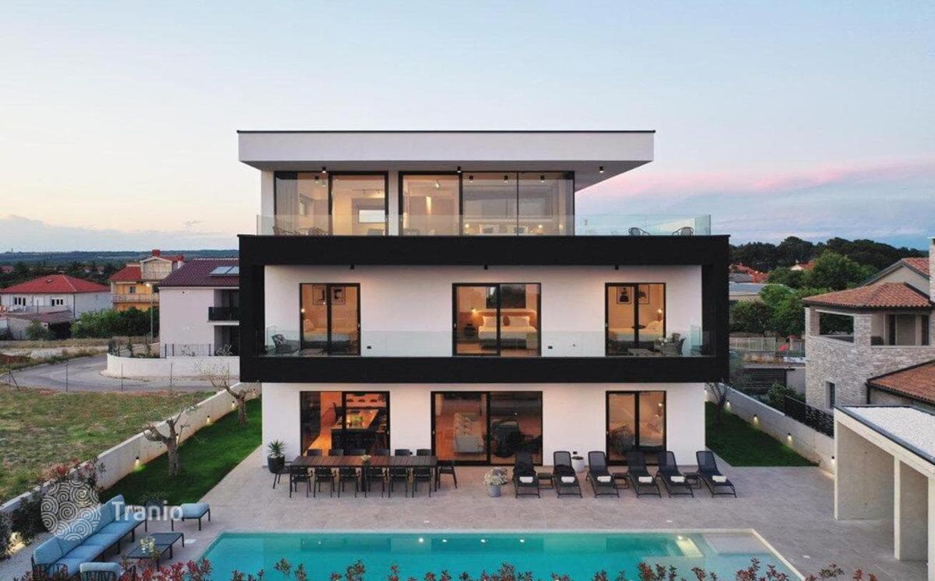 6-Bedroom Villa in Pula, Croatia, photo 4