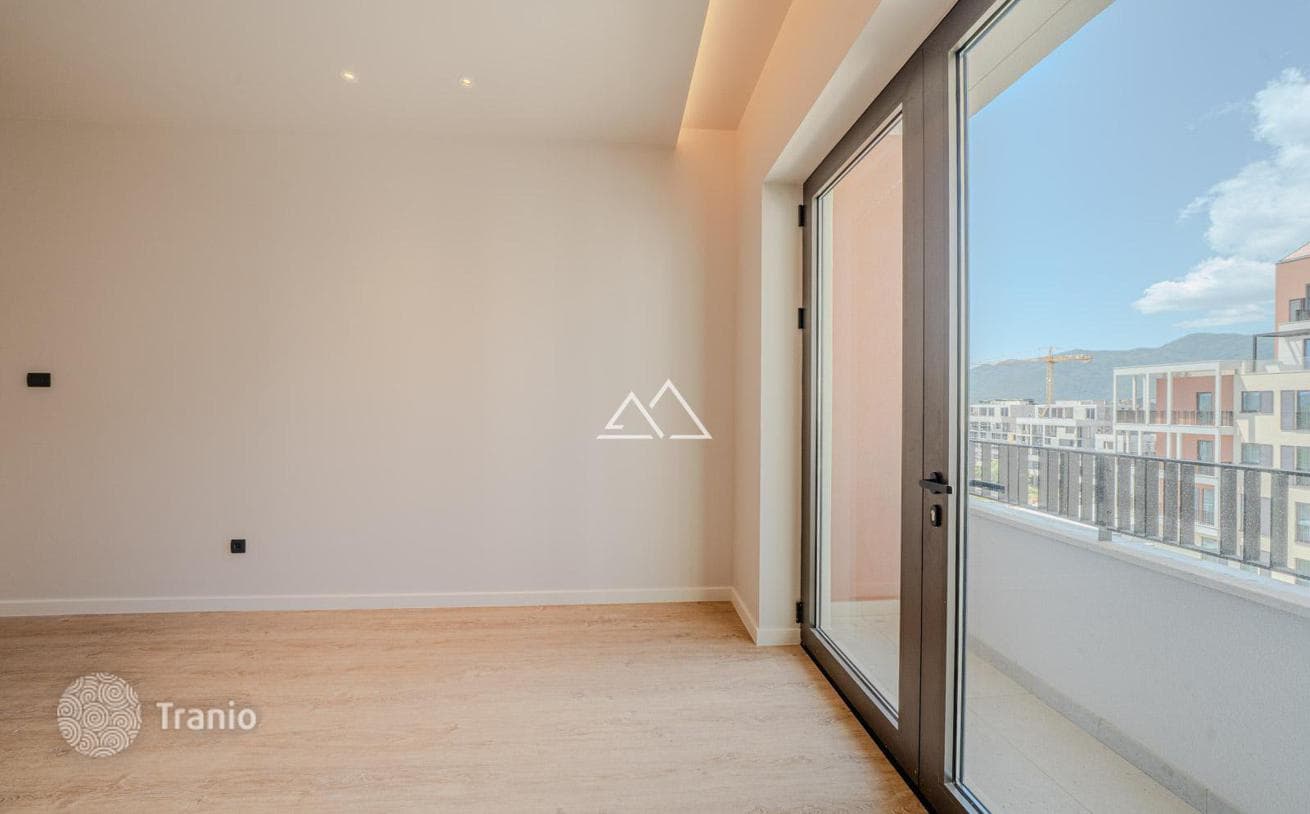 1-Bedroom Apartment with Sea and Marina Views in Tivat, photo 2