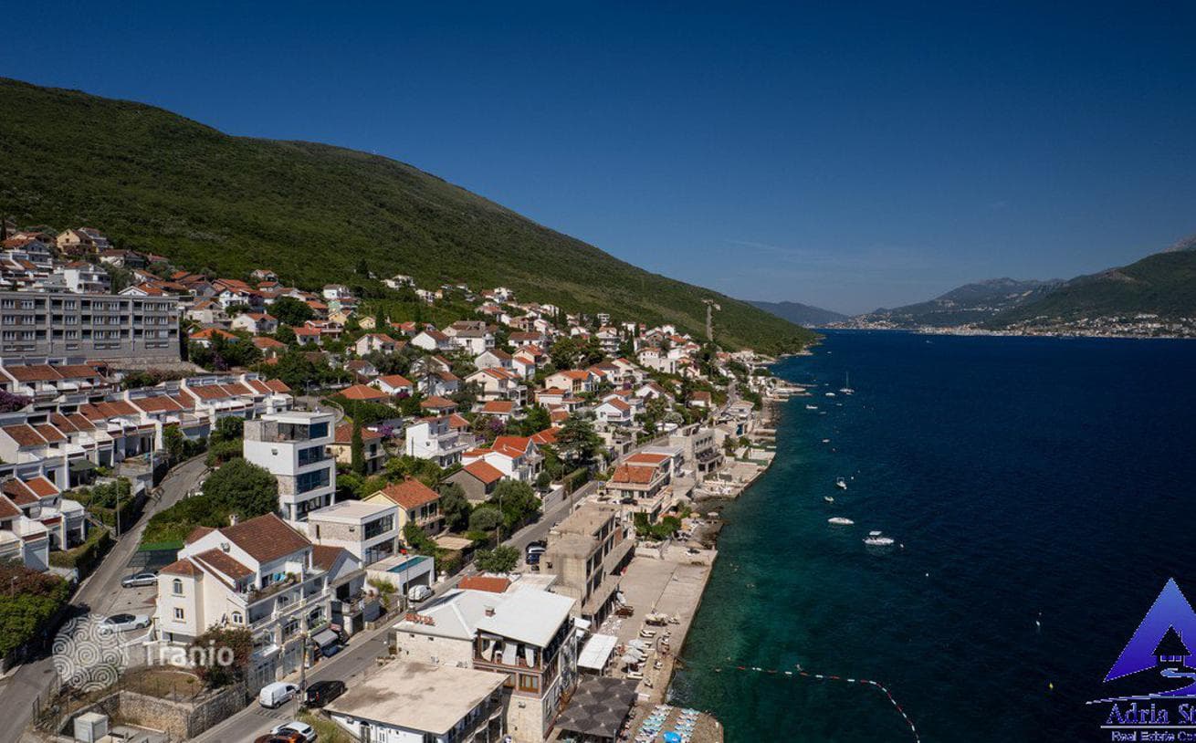 1-Bedroom Villa with Sea View in Krasici, Tivat, photo 3