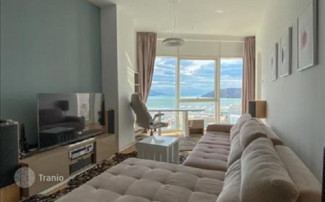 2-Bedroom Apartment with Sea View Terrace in Budva
