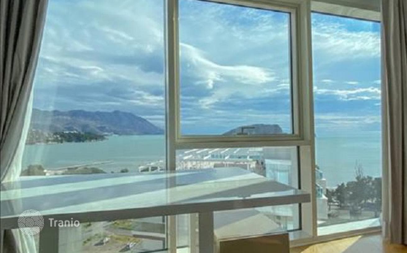 2-Bedroom Apartment with Sea View Terrace in Budva, photo 2