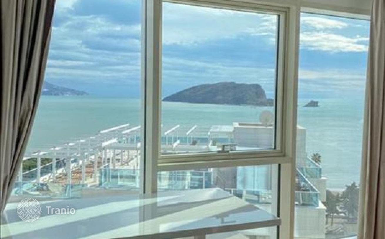 2-Bedroom Apartment with Sea View Terrace in Budva, photo 3