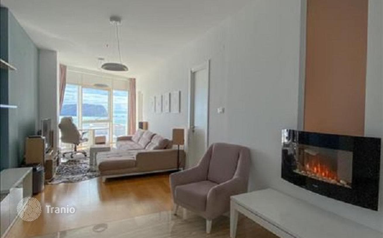 2-Bedroom Apartment with Sea View Terrace in Budva, photo 5