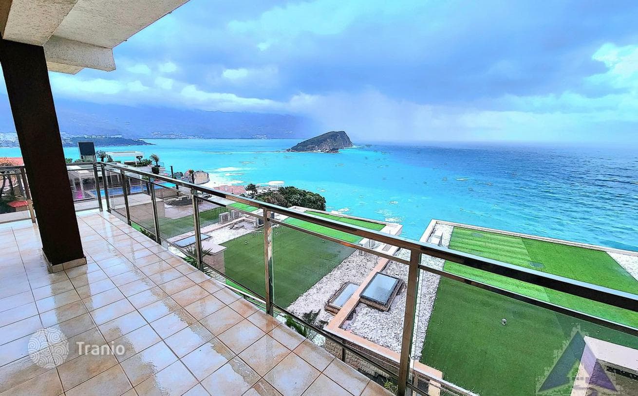 1-Bedroom Apartment with Sea View in Komoševina, Budva