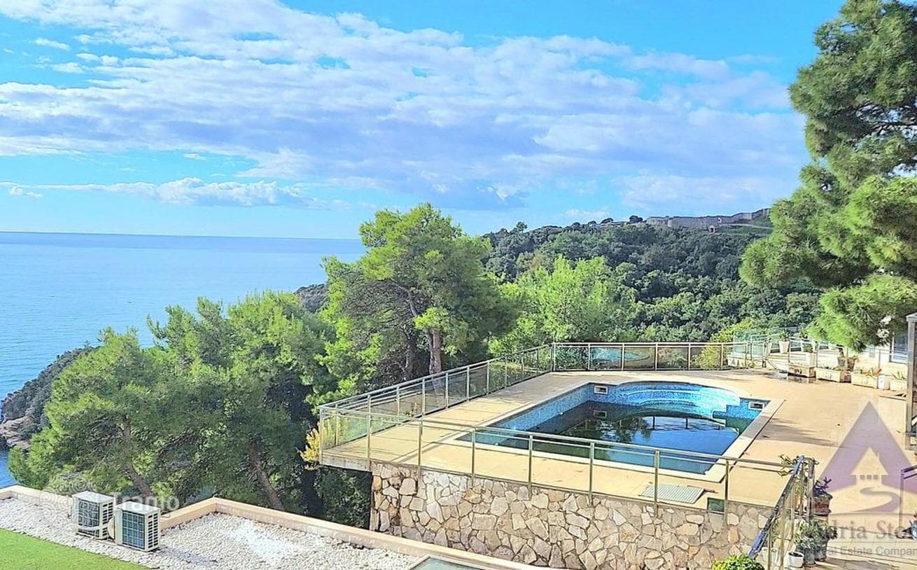 1-Bedroom Apartment with Sea View in Komoševina, Budva, photo 3