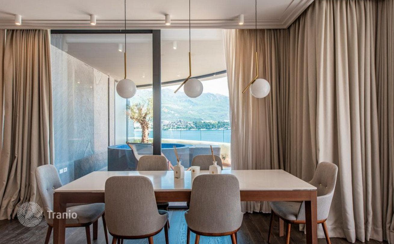 2-Bedroom Penthouse with Roof Terrace in Budva