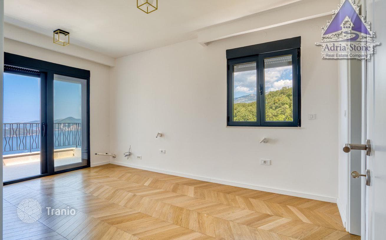 3-Bedroom Villa with Private Pool in Budva, photo 2