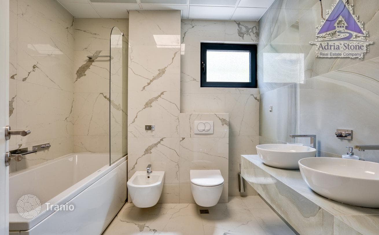 3-Bedroom Villa with Private Pool in Budva, photo 4