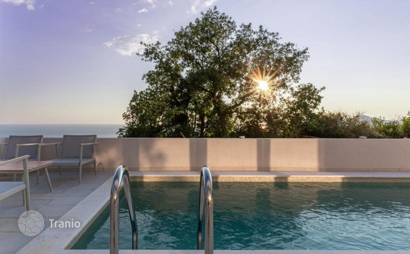 2-Bedroom Villa with Private Pool in Bijela, Budva, photo 4