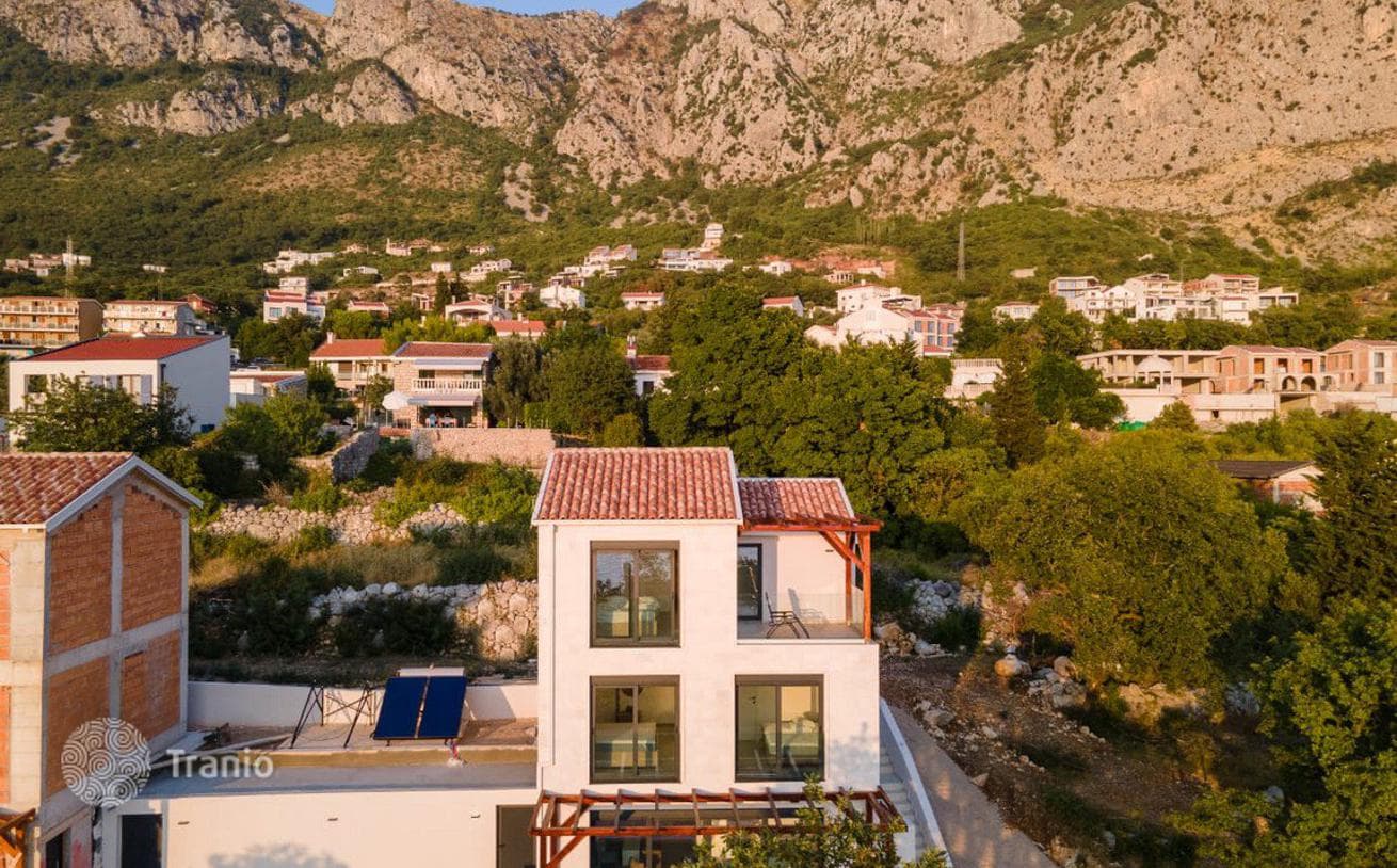 2-Bedroom Villa with Private Pool in Bijela, Budva, photo 5