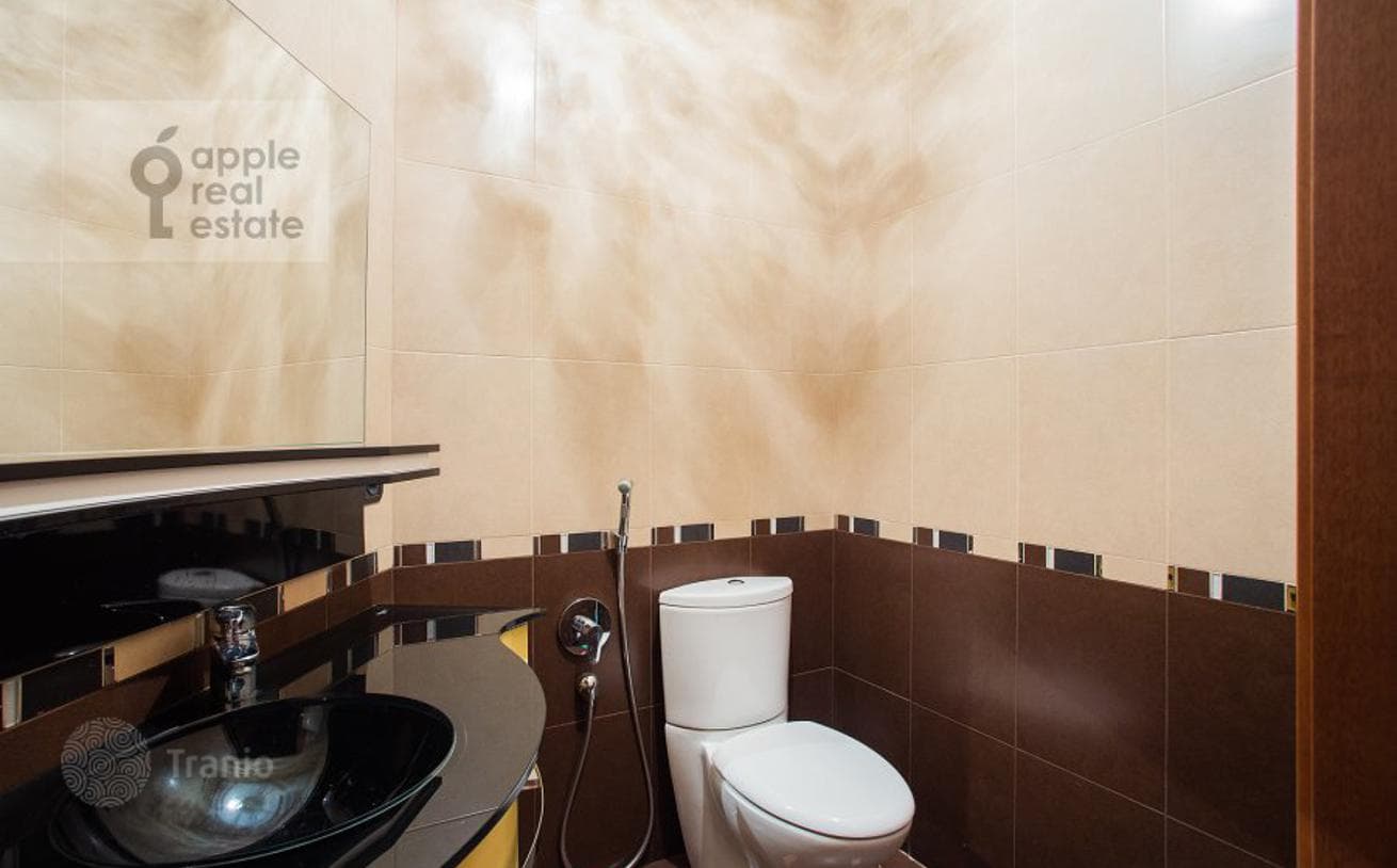 4-Bedroom Apartment with European Style in Meshchansky District, Moscow
