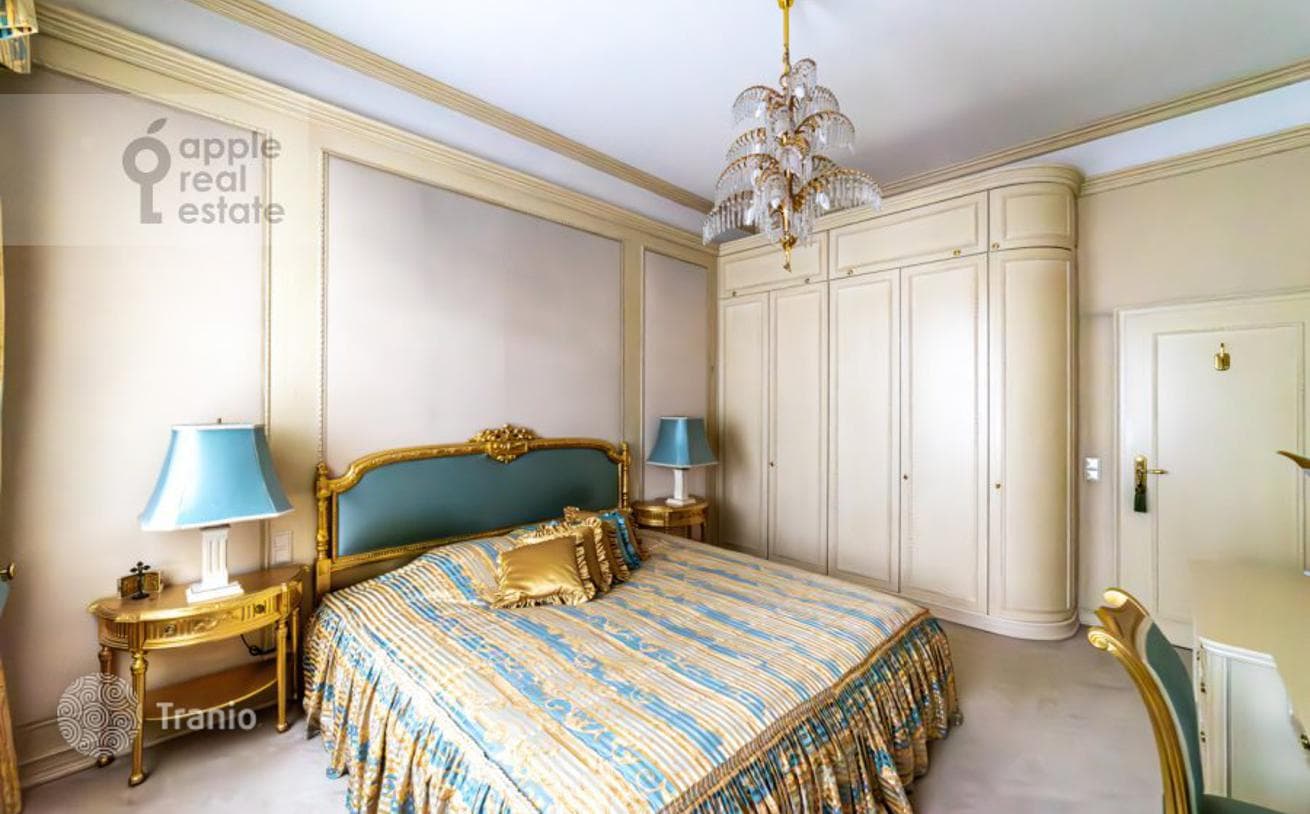 3-Bedroom Apartment with Designer Finishes in Zamoskvorechye, Moscow