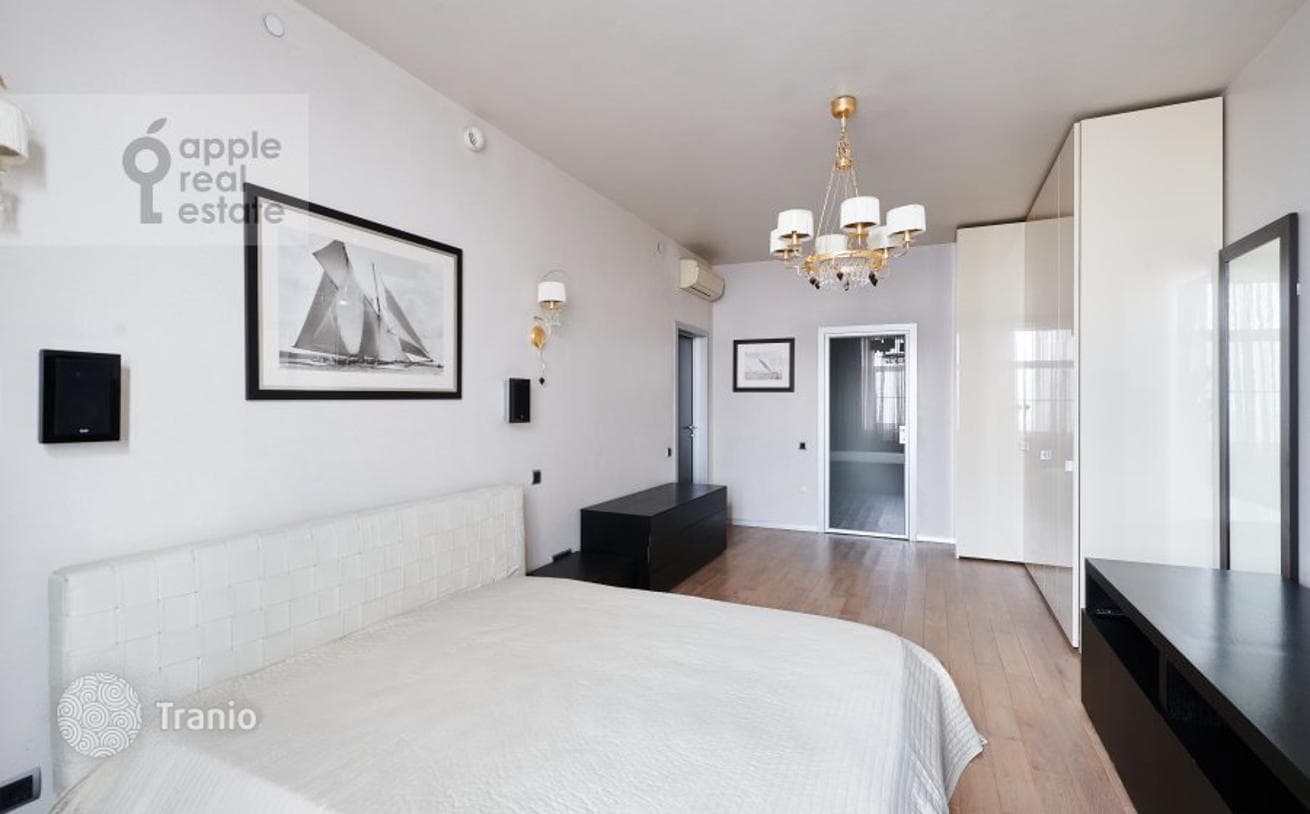 3-Bedroom Apartment with City Views in Khoroshevsky District, Moscow