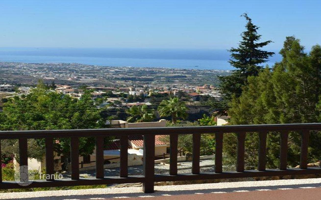 3-Bedroom Villa with Garden and Sea View in Paphos, Cyprus