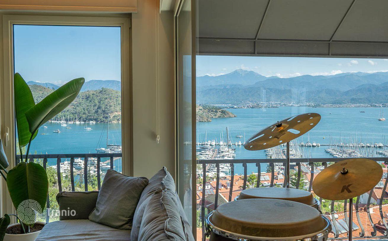 Apartment with Sea View in Turkey