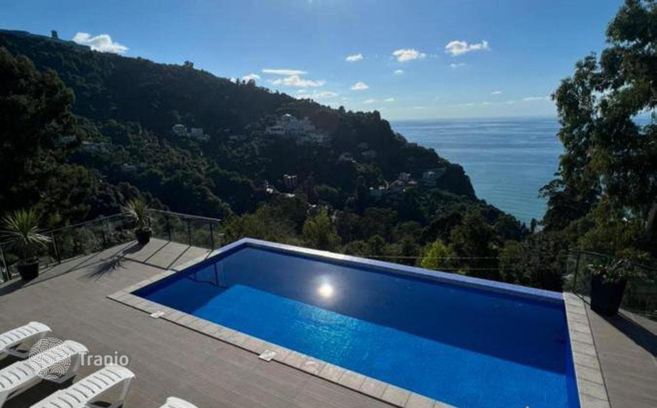 Luxury Villa with Panoramic Pool in Batumi