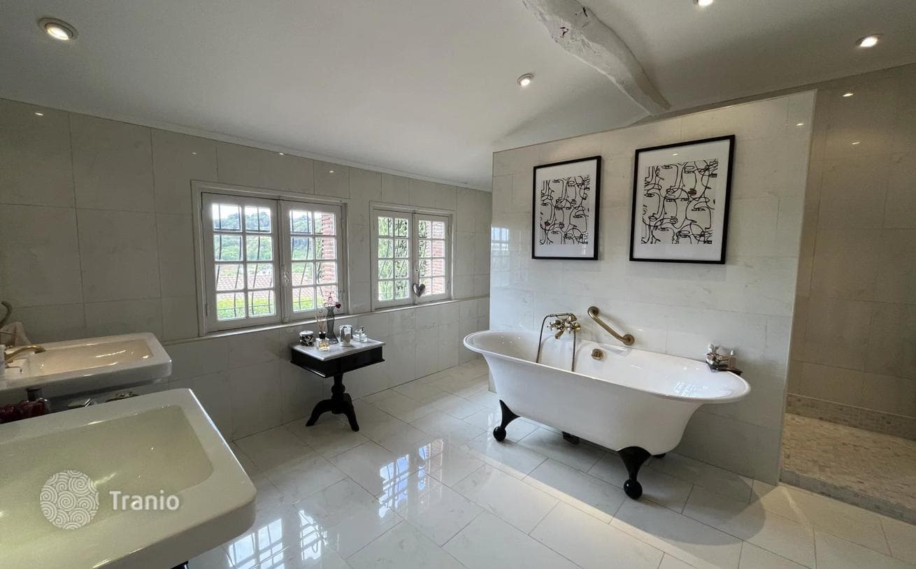 9-Bedroom House with Private Pool in Biot, photo 4