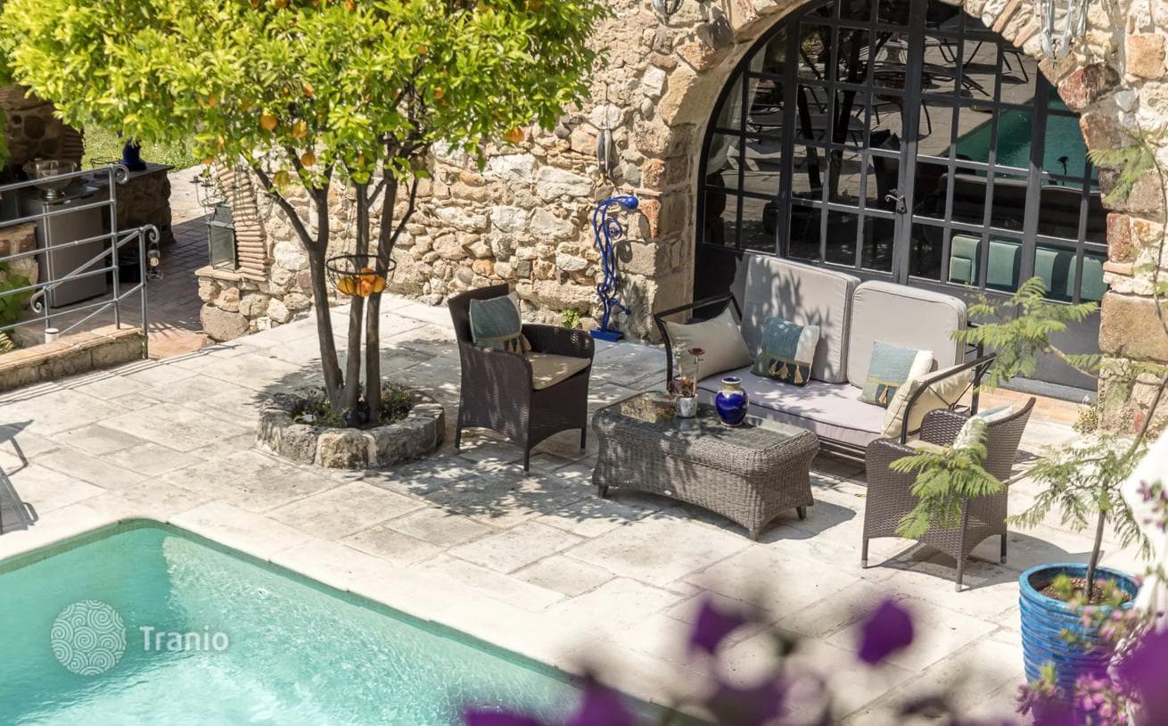 9-Bedroom House with Private Pool in Biot, photo 5