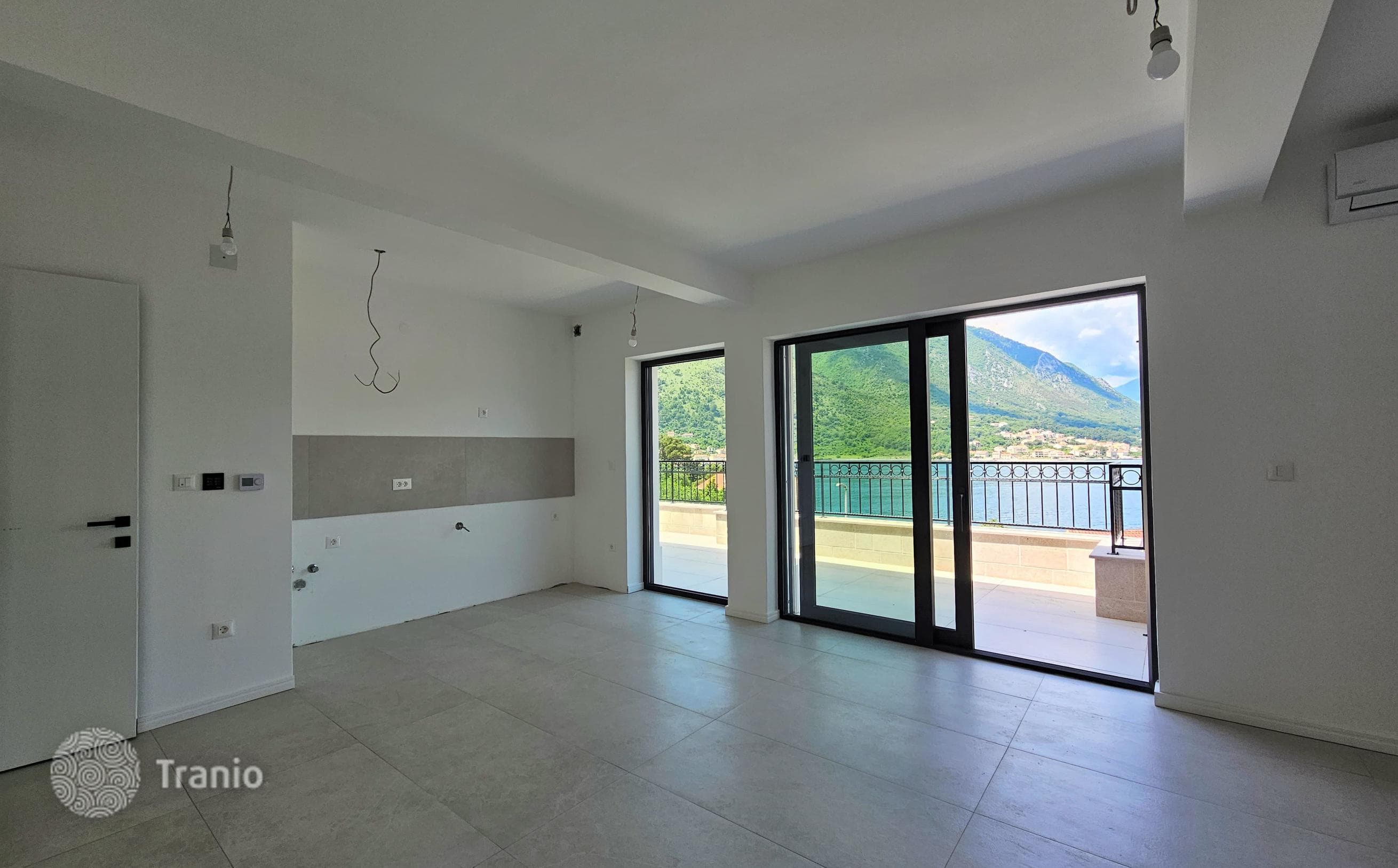 2-Bedroom Penthouse with Roof Terrace and Private Pool in Dobrota, Kotor