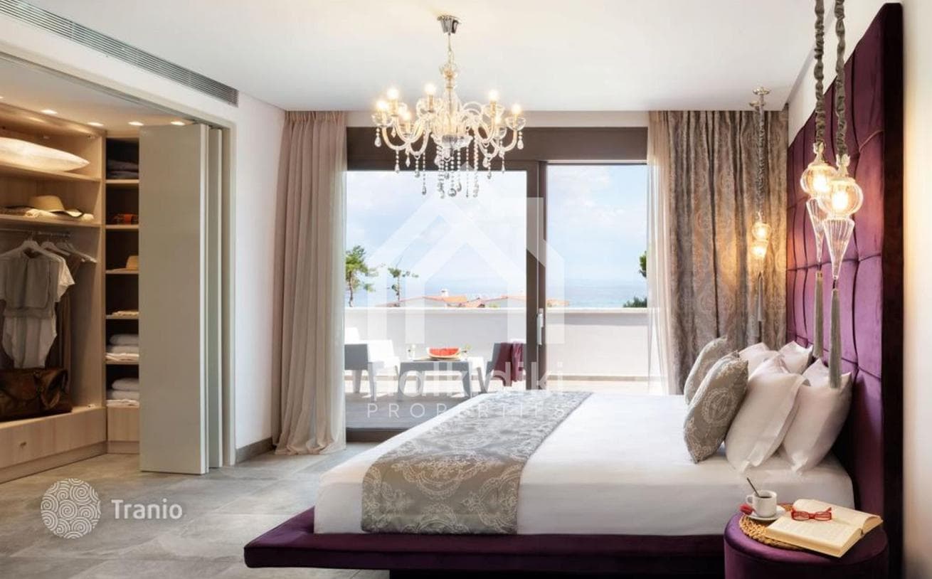4-Bedroom Villa with 1,663 m² in Halkidiki, Greece, photo 3