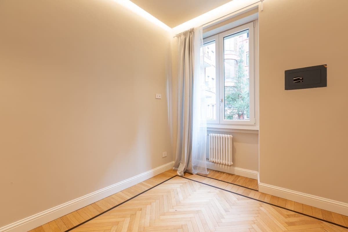 2-Bedroom Apartment in Milan, photo 5