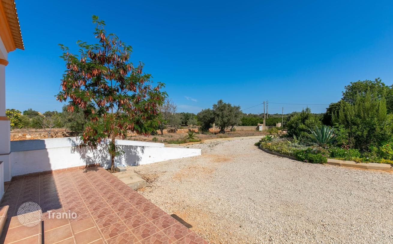 3-Bedroom Villa in Alcantarilha, photo 2