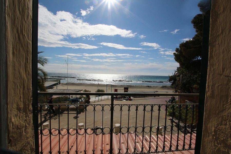 3-Bedroom Apartment in Arma di Taggia, Italy, photo 3