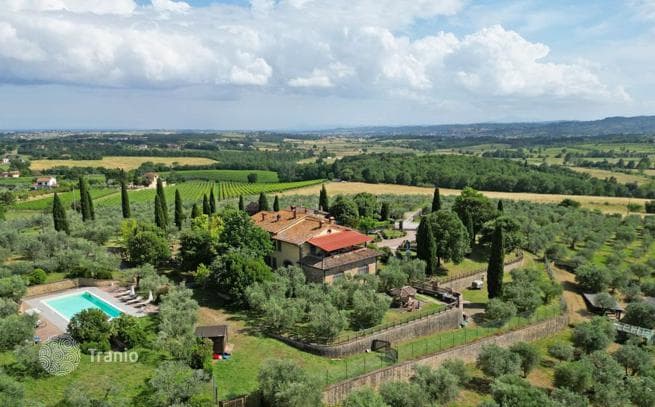 9-Bedroom Villa in Civitella in Val di Chiana, photo 2