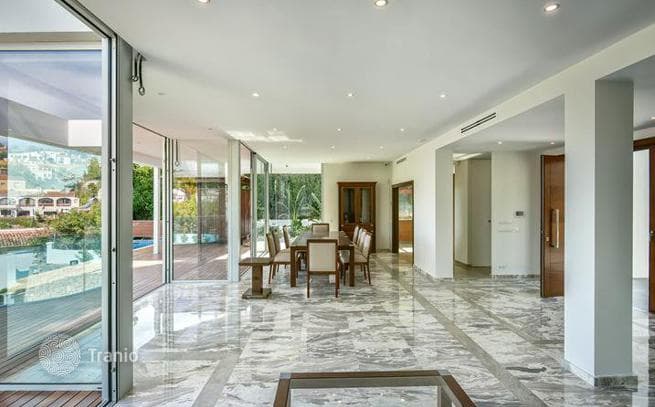 3-Bedroom Luxury Villa with Pool and Spa in Calpe, photo 2