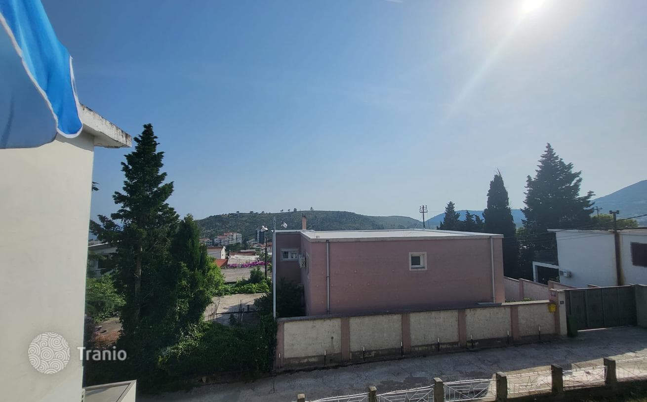 2-Story 5-Bedroom House near the Sea in Sutomjore, Bar, photo 2