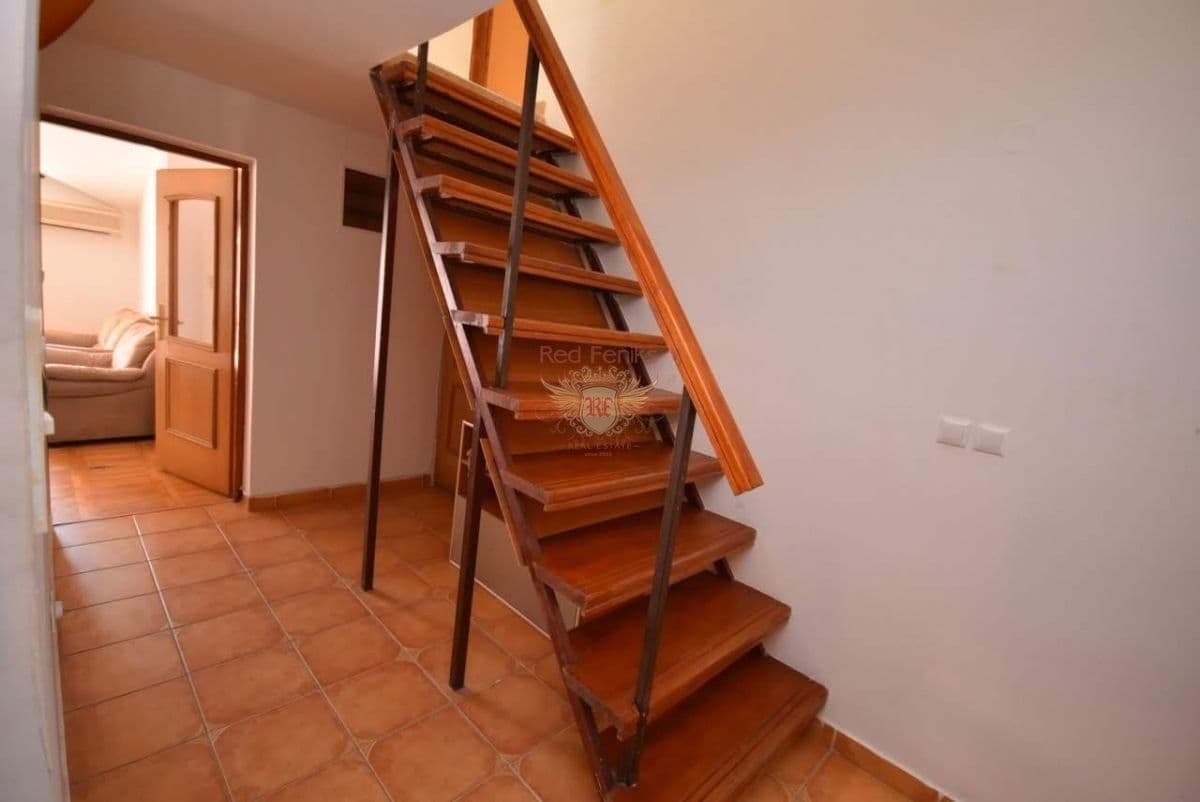 Квартира в Херцег-Нови, Черногория, 90 м², фото 4