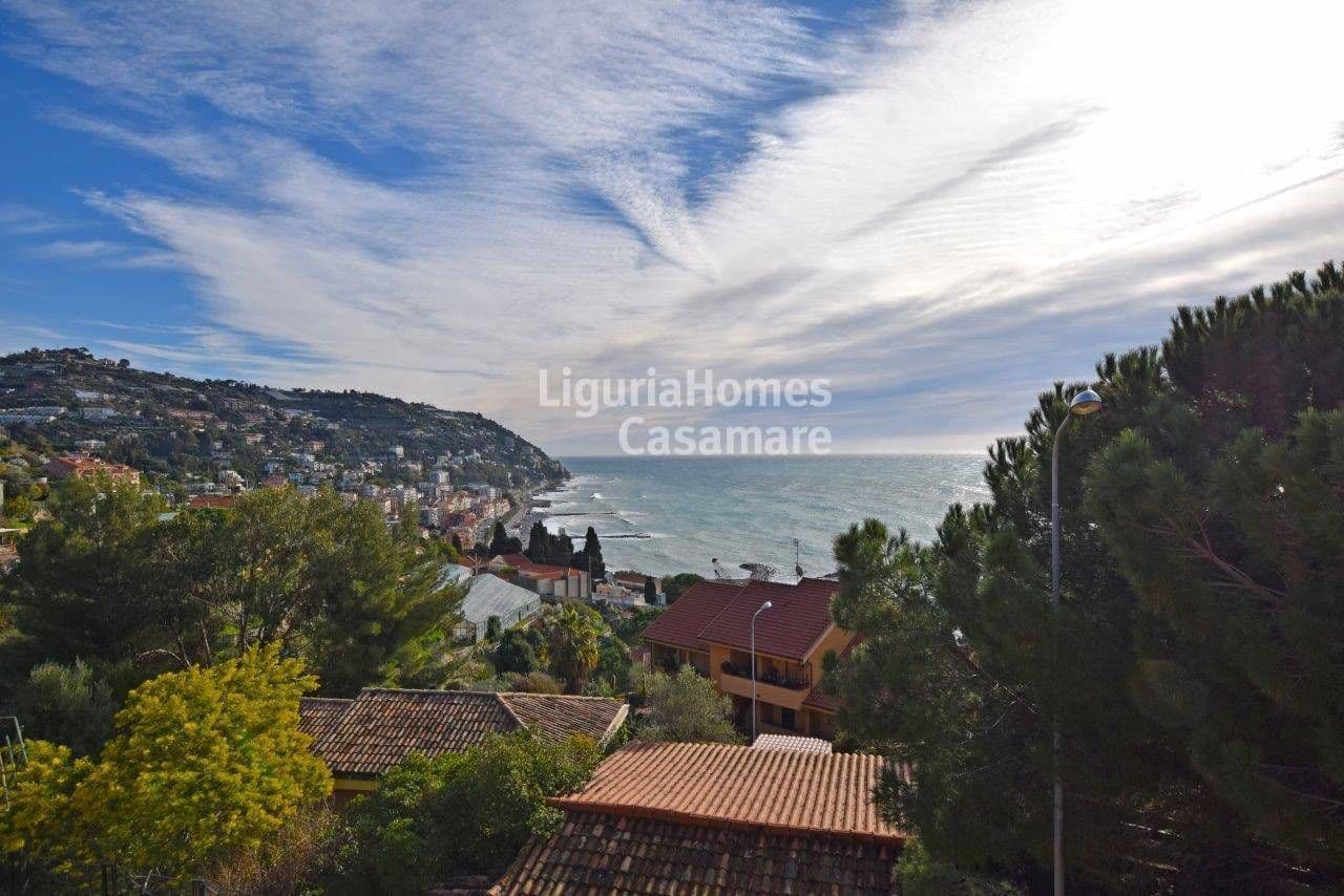 1-Bedroom Apartment in Ospedaletti, photo 2