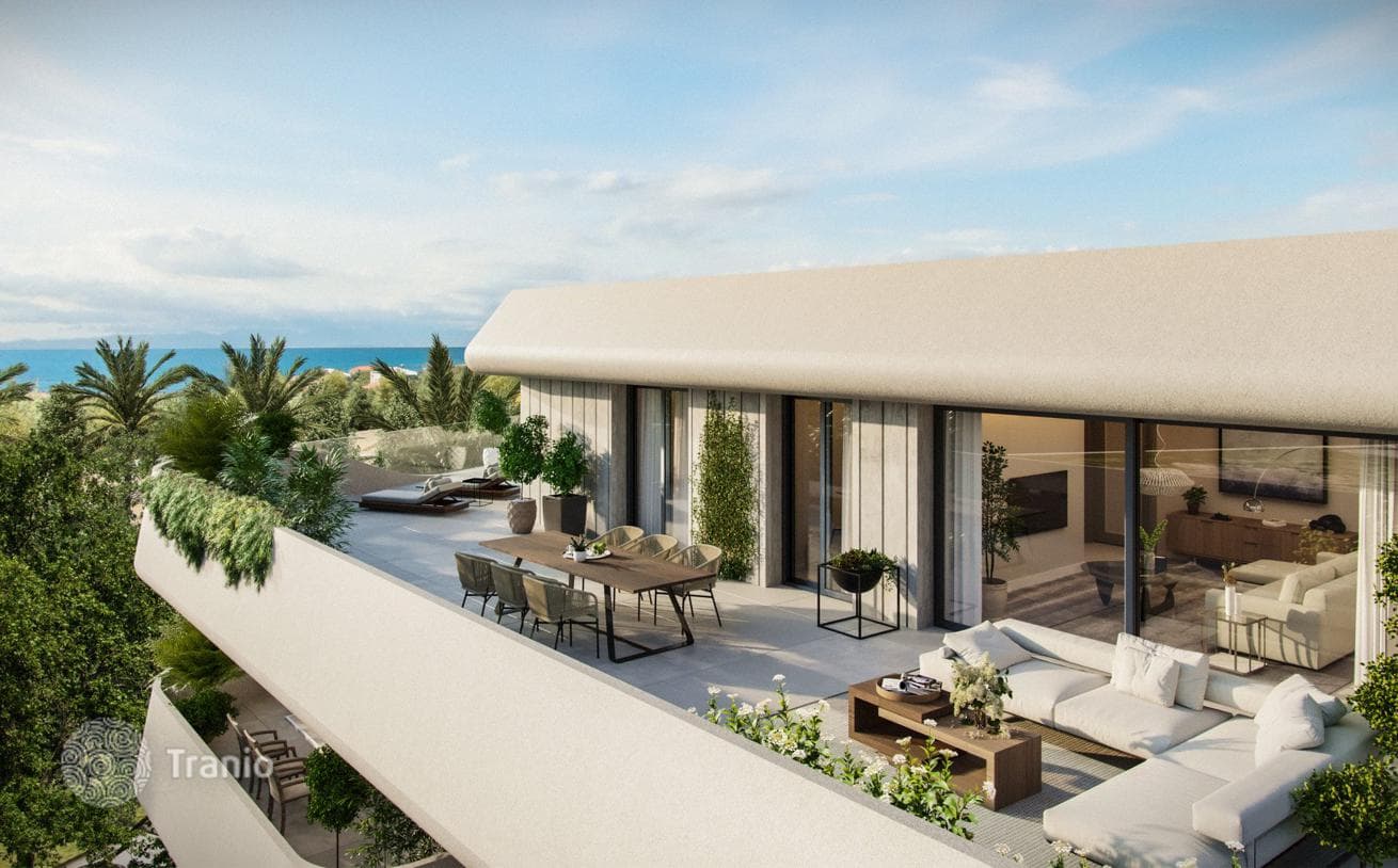 3-Bedroom Apartment with Shared Pool and Garden in San Pedro Playa, San Pedro de Alcantara, photo 2