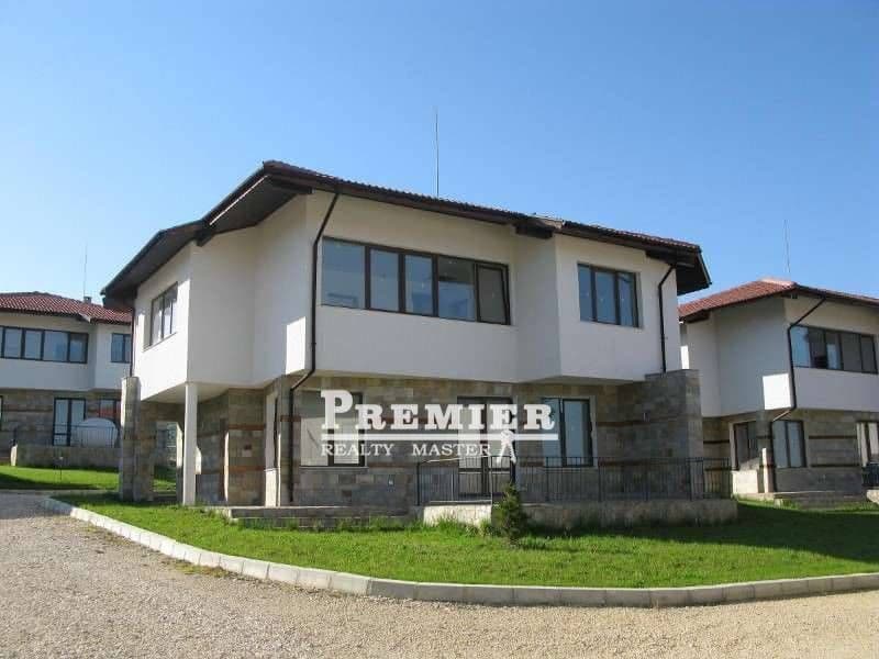 1-Bedroom Apartment in Dobrich, photo 4