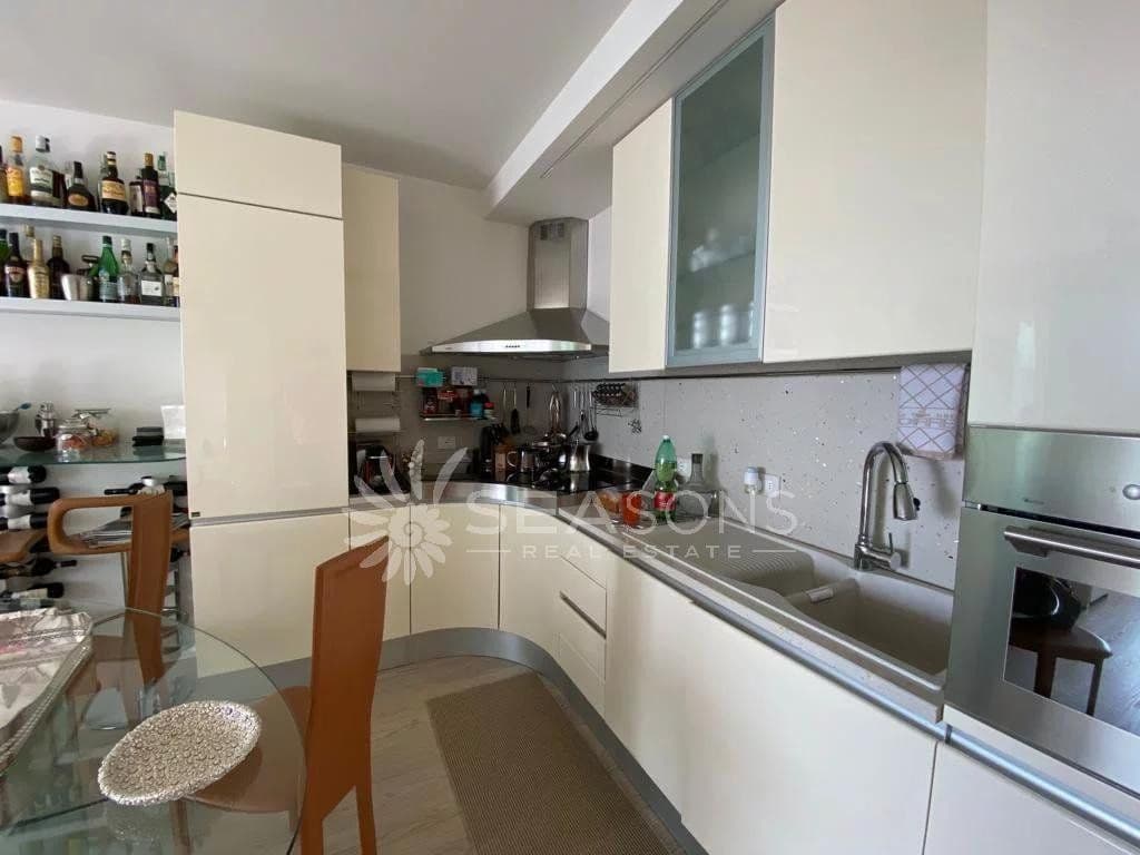 1-Bedroom Apartment in Jesolo, photo 2