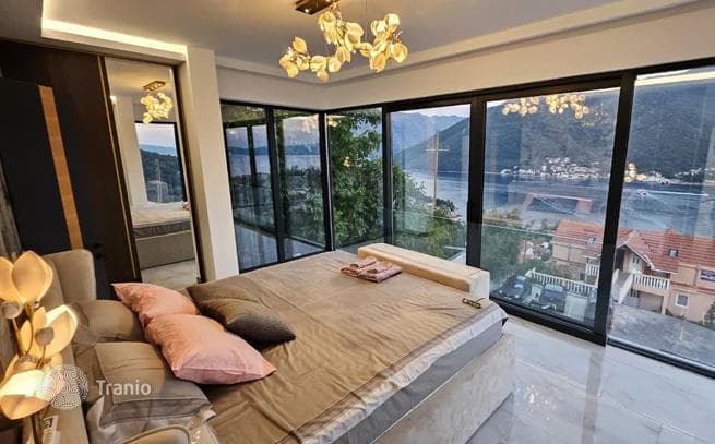 2-Bedroom Villa with Private Pool and Sea View in Herceg Novi, photo 2
