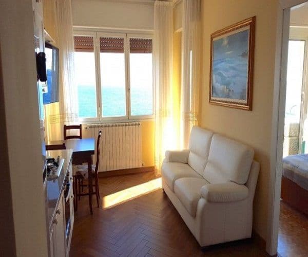 2-Bedroom Apartment in Ospedaletti, Italy, photo 3