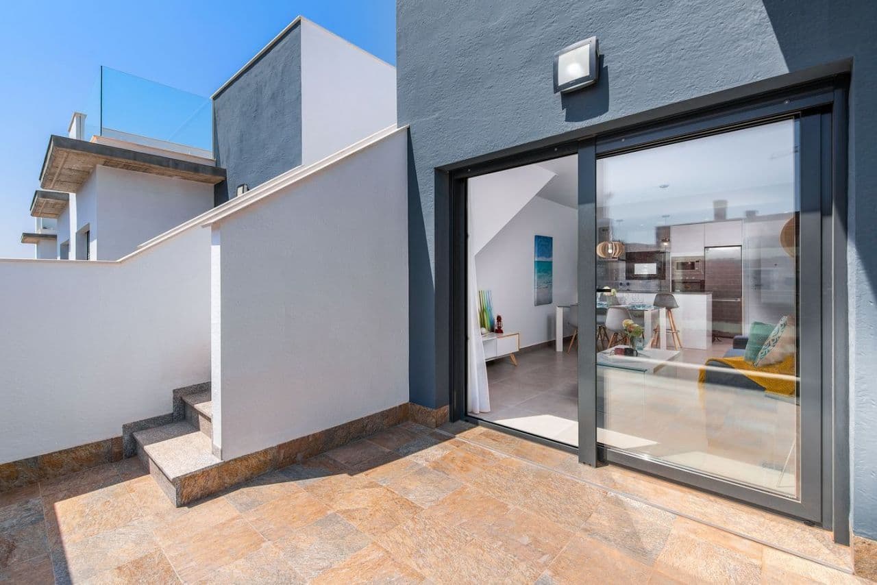 2-Bedroom Apartment in Pilar de la Horadada, photo 2