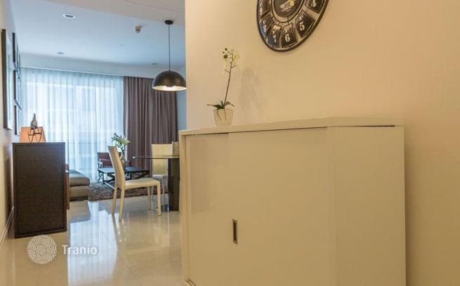 2-Bedroom Condo in Pathum Wan, Bangkok, photo 3