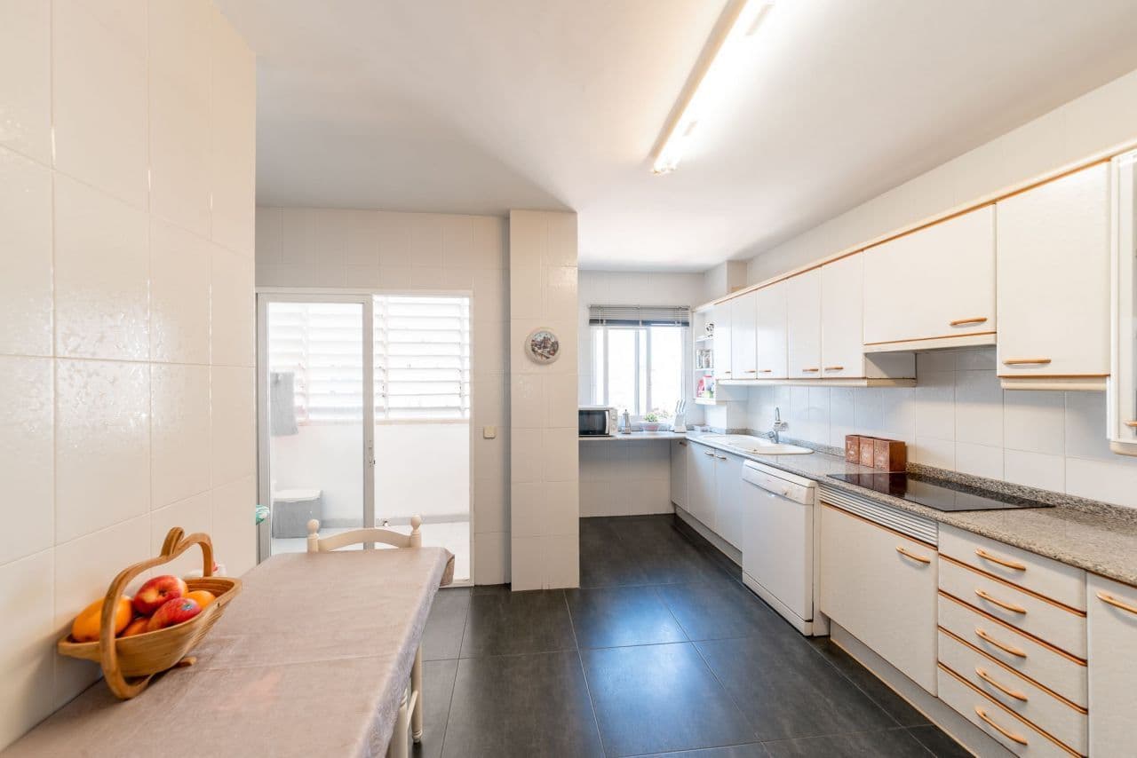 2-Bedroom Apartment in Palma de Mallorca, photo 3
