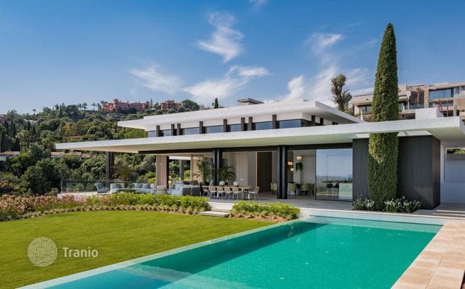 Designer New Villa with Pool and Garden in Malaga