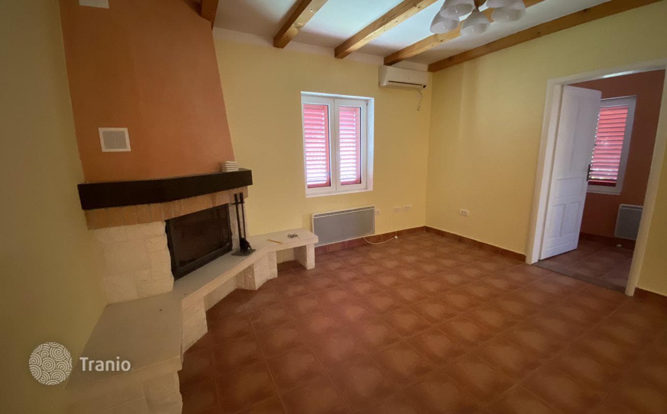 3-Bedroom House with Garden and Garage 300 m from the Sea in Herceg Novi