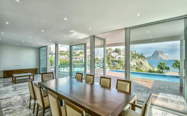 3-Bedroom Luxury Villa with Pool and Spa in Calpe, photo 3