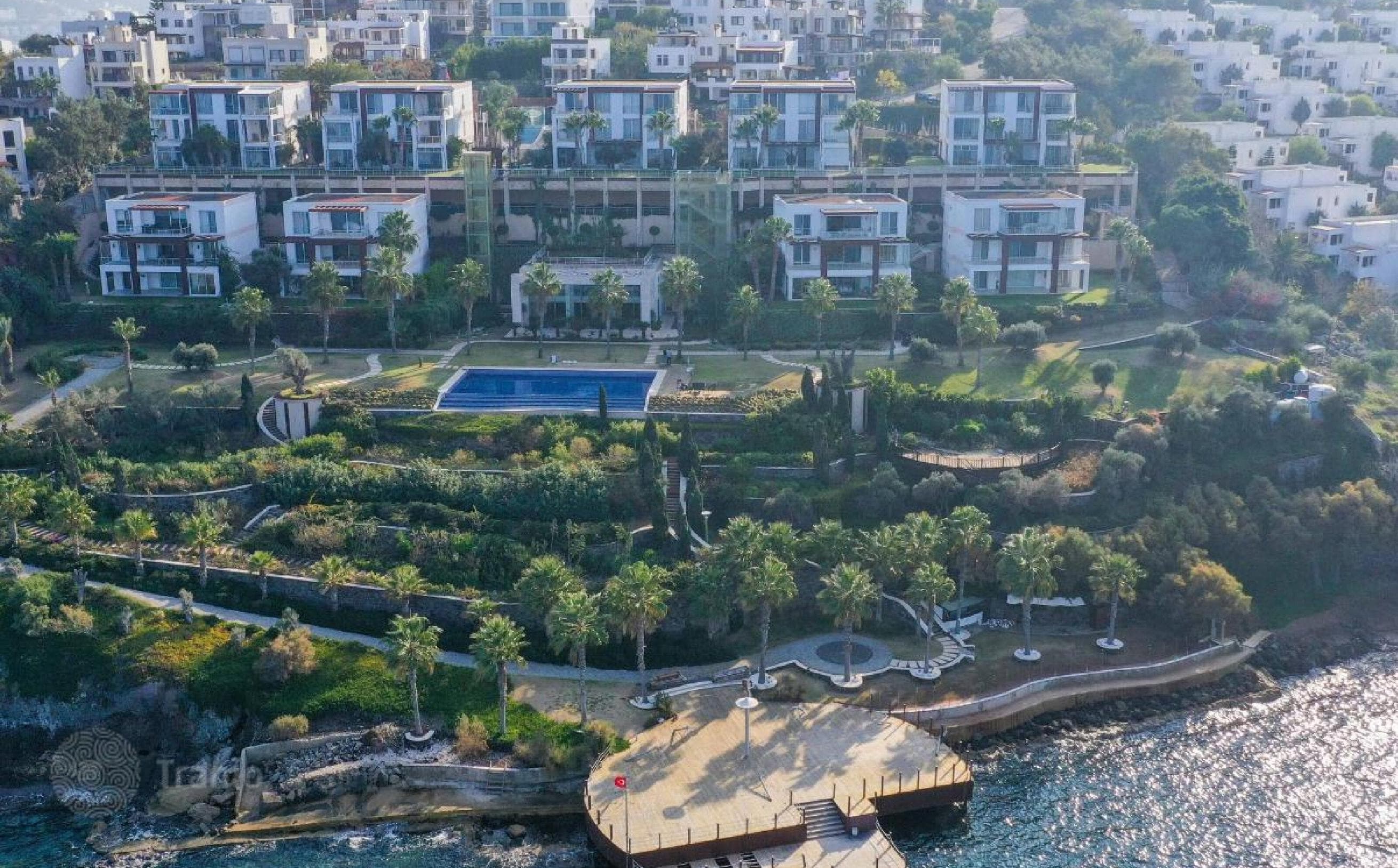 2-Bedroom Beachfront Apartment with Private Beach in Gümdogan, Bodrum, photo 3