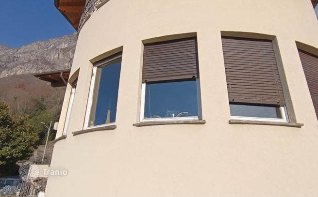 3-Bedroom Waterfront Villa with Private Pool in Valsolda, photo 4