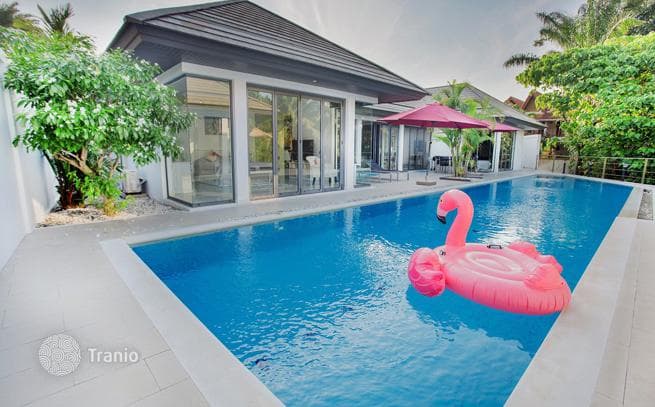 4-Bedroom Villa with Private Pool and Garage in Rawai, Phuket