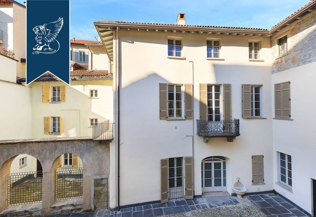 3-Bedroom Apartment in Como, Italy, photo 5