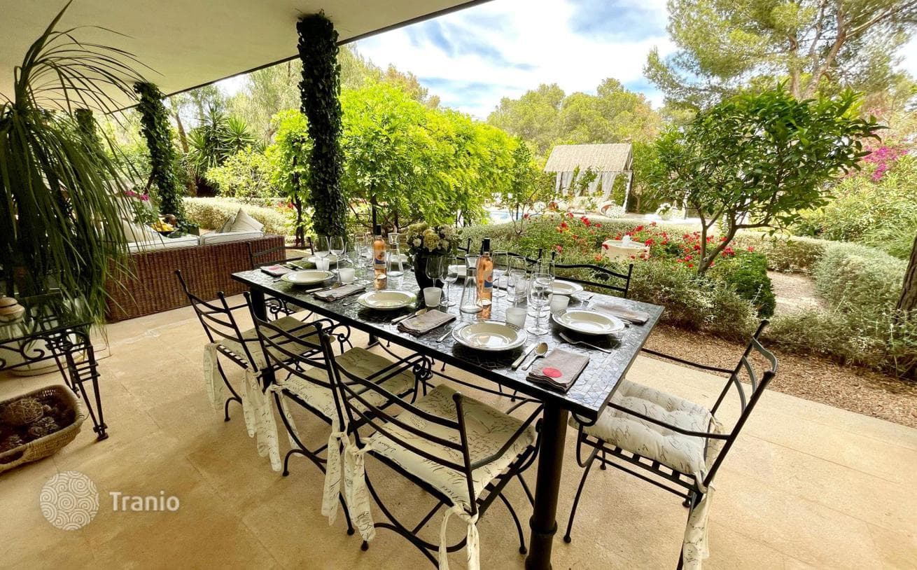 4-Bedroom Villa with Private Pool and Garden in Sol de Mallorca, photo 5
