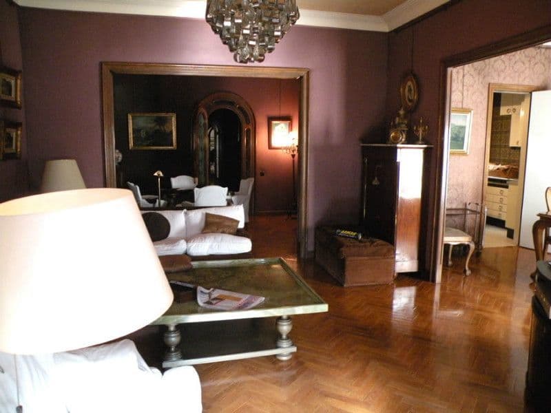5-Bedroom Apartment in Barcelona, photo 3